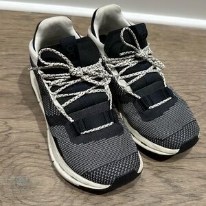 On Cloud Running Women’s Black and White Sneakers